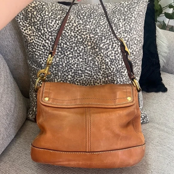 Vintage Coach Legacy Brown Leather Shoulder Bag Flap Bag Turn Lock - Picture 10 of 12